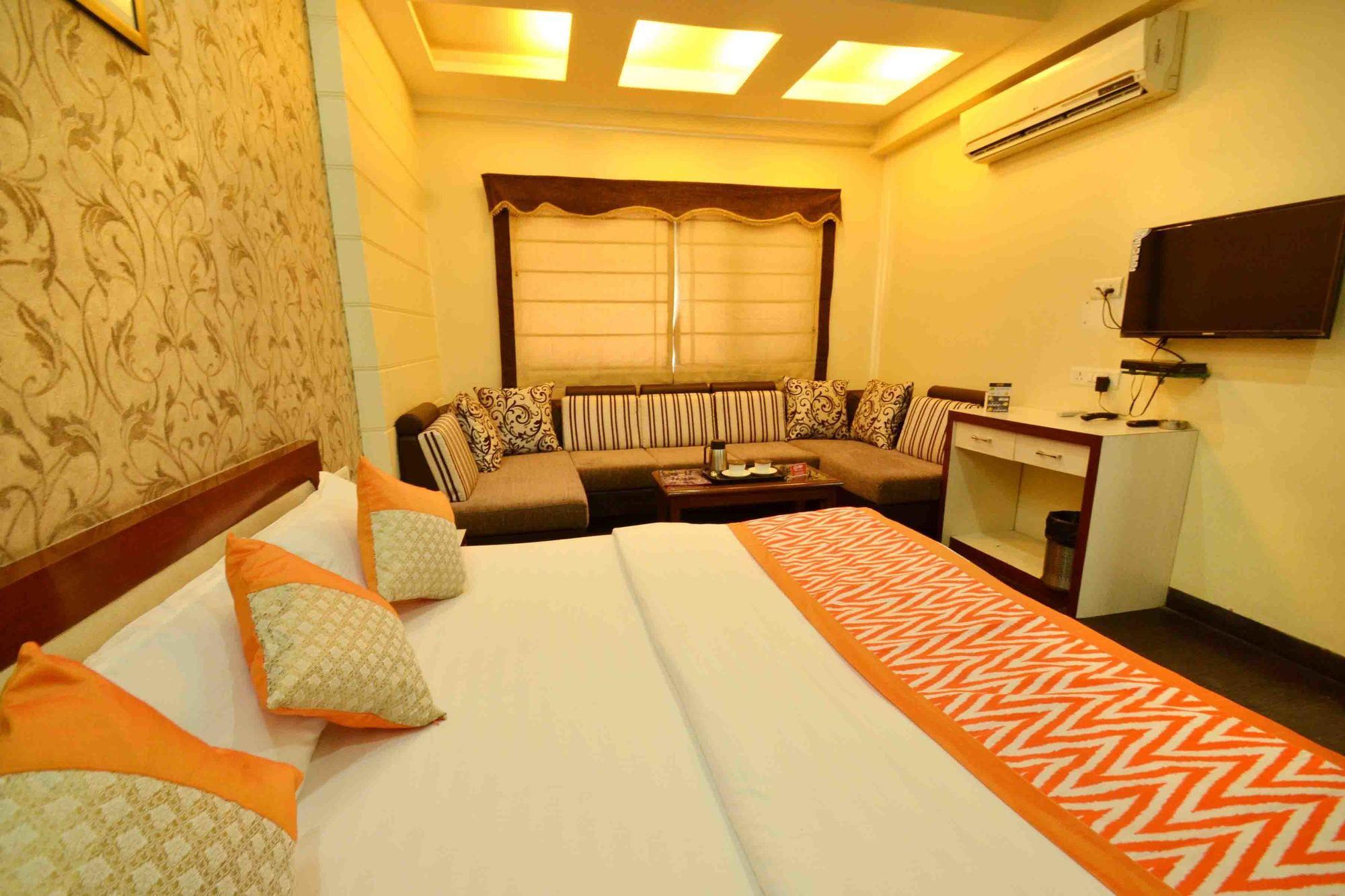 Oyo 742 Hotel Kings Park Indore Exterior foto